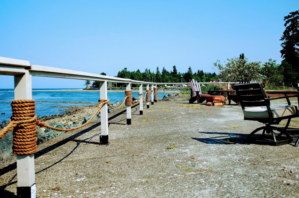 Lighthouse Motel | 6035 Island Hwy W, Qualicum Beach, BC V9K 2E1, Canada | Phone: (250) 757-8765