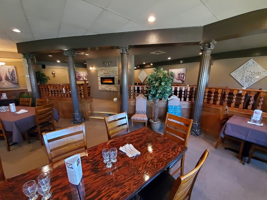 Monte Carlo Restaurant | 4907B 48 Ave, Camrose, AB T4V 0J4, Canada | Phone: (780) 672-1040