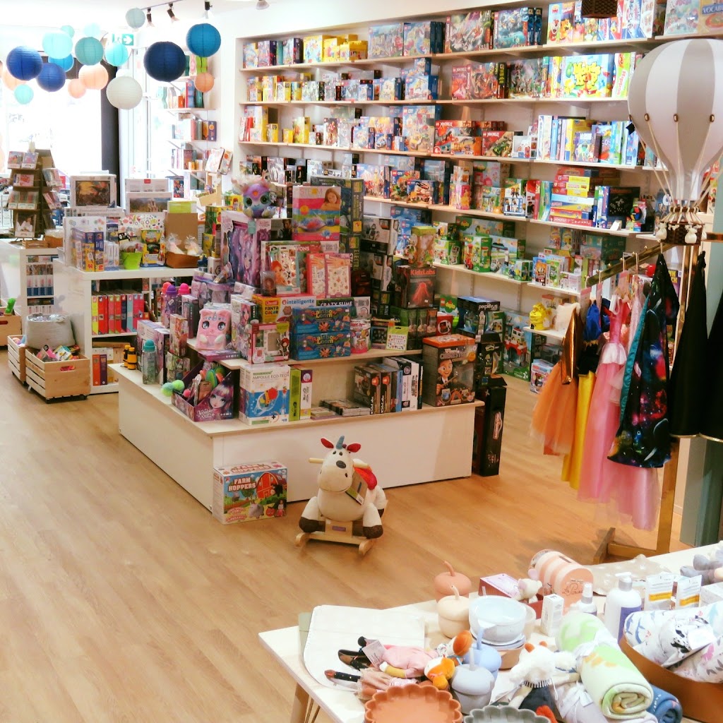 Chat Perché | 406 Av Victoria, Saint-Lambert, QC J4P 2H9, Canada | Phone: (450) 671-1145