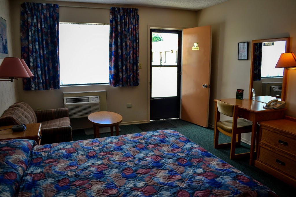 Lighthouse Motel | 1864 ON-9, Walkerton, ON N0G 2V0, Canada | Phone: (519) 881-0202