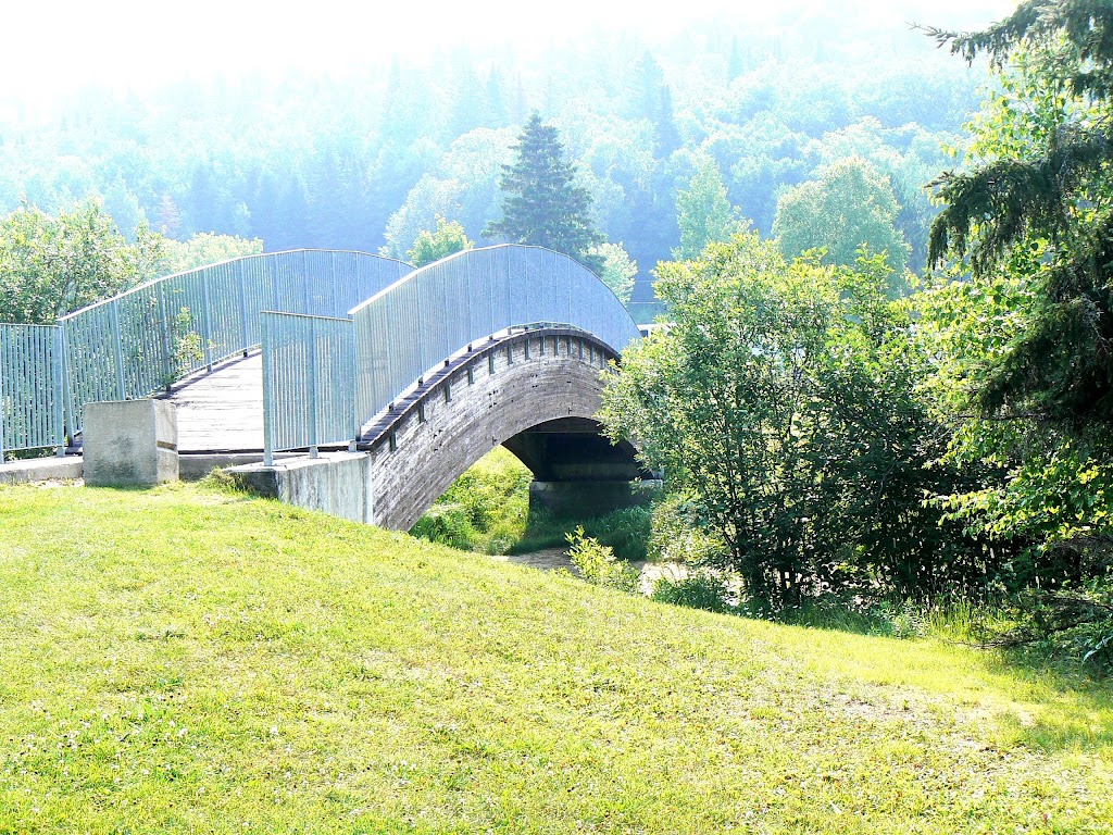 Motel Manoir sur le Lac | 1708 Bd Fernand Lafontaine, Rivière-Rouge, QC J0T 1T0, Canada | Phone: (819) 275-3514