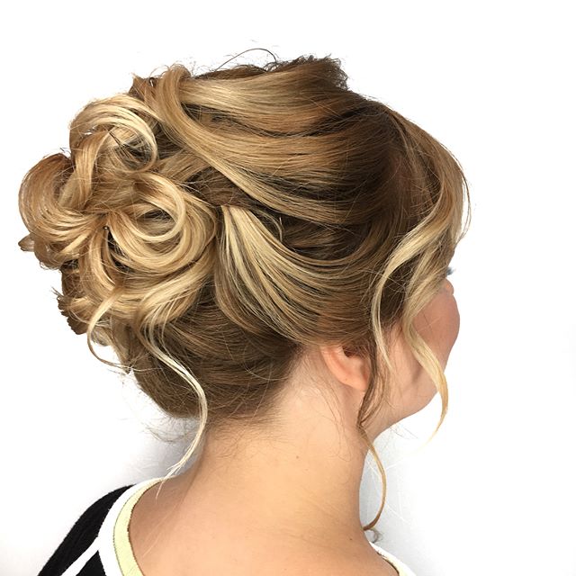 Ritual Hair Skin Beauty | 571 Wellington St W, Toronto, ON M5V 1G3, Canada | Phone: (416) 306-0040