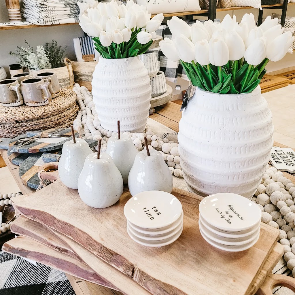 White Willow Loft | 351 Kent St W, Lindsay, ON K9V 2Z7, Canada | Phone: (705) 320-9292