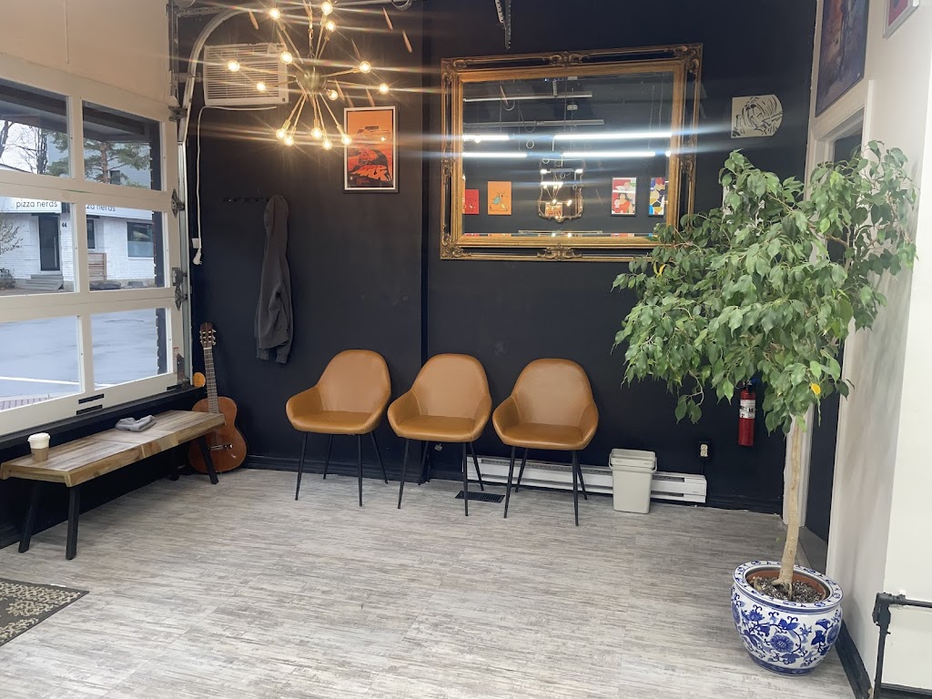 Salad Days Barbershop | 435 Sunnyside Ave, Ottawa, ON K1S 0S6, Canada | Phone: (343) 997-2998