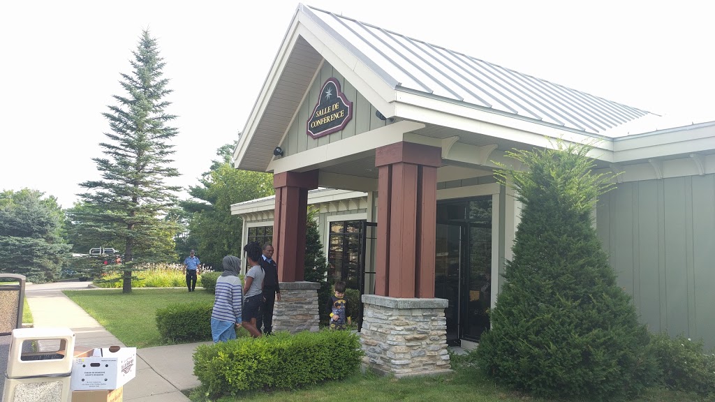 Hôtel St-Bernard | 115 Chemin Guay, Saint-Bernard-de-Lacolle, QC J0J 1V0, Canada | Phone: (450) 246-4000