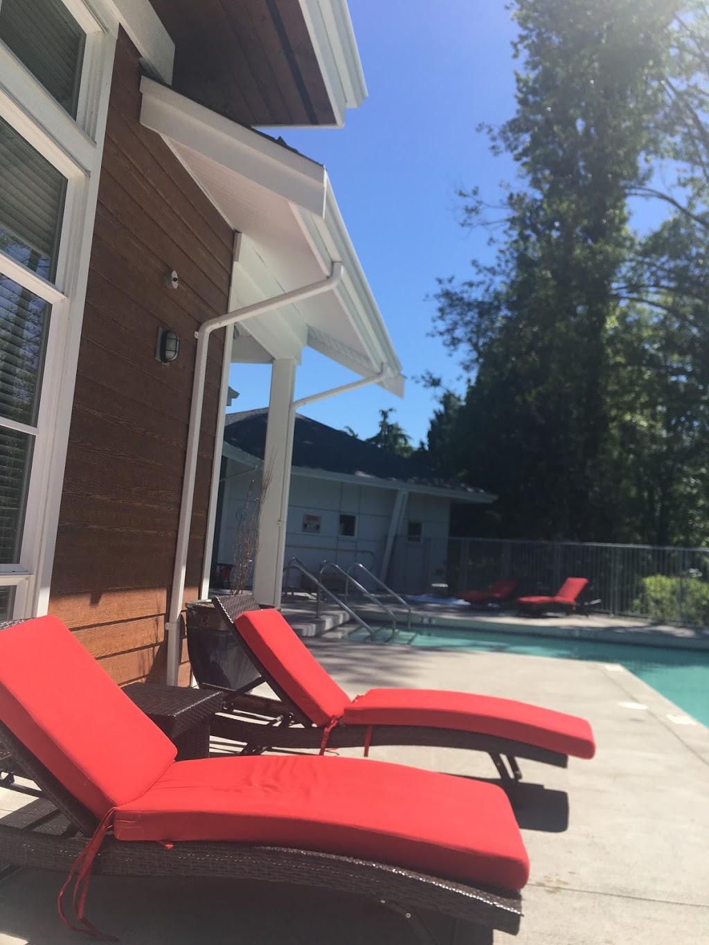 South Ridge Club | 15928 Mountain View Dr, Surrey, BC V3Z 0R1, Canada | Phone: (604) 582-1113