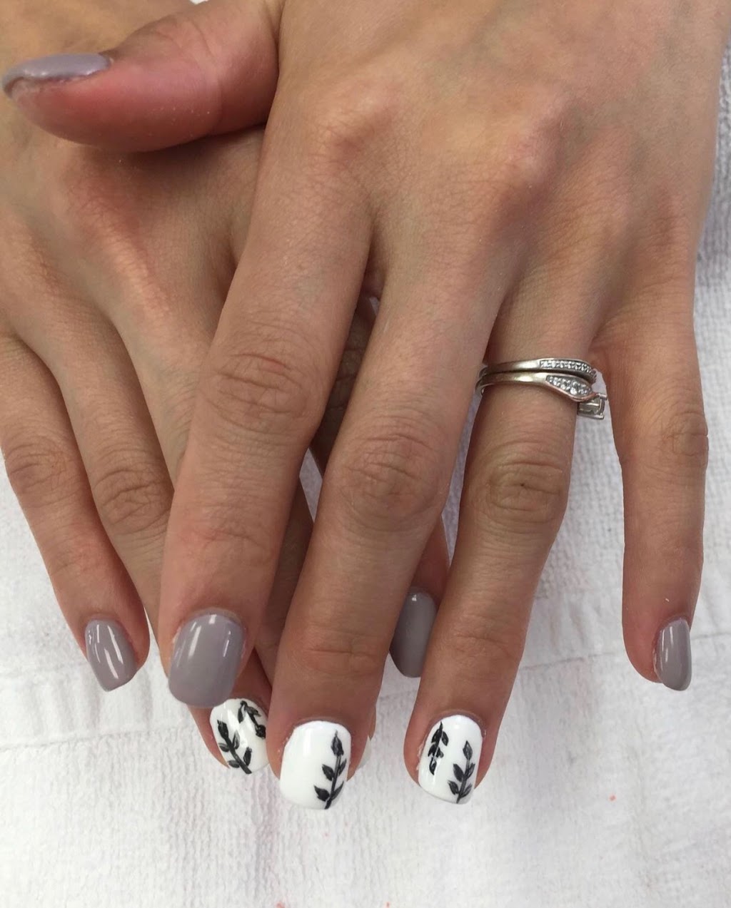 Milan Nails | 4623 Bow Trail SW, Calgary, AB T3C 2G6, Canada | Phone: (403) 685-8815