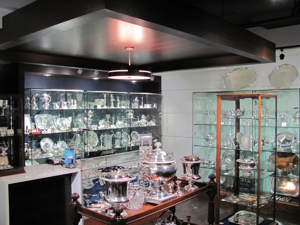 JH Tee Antiques Ltd | 1631 W 3rd Ave, Vancouver, BC V6J 1K1, Canada | Phone: (604) 261-0398