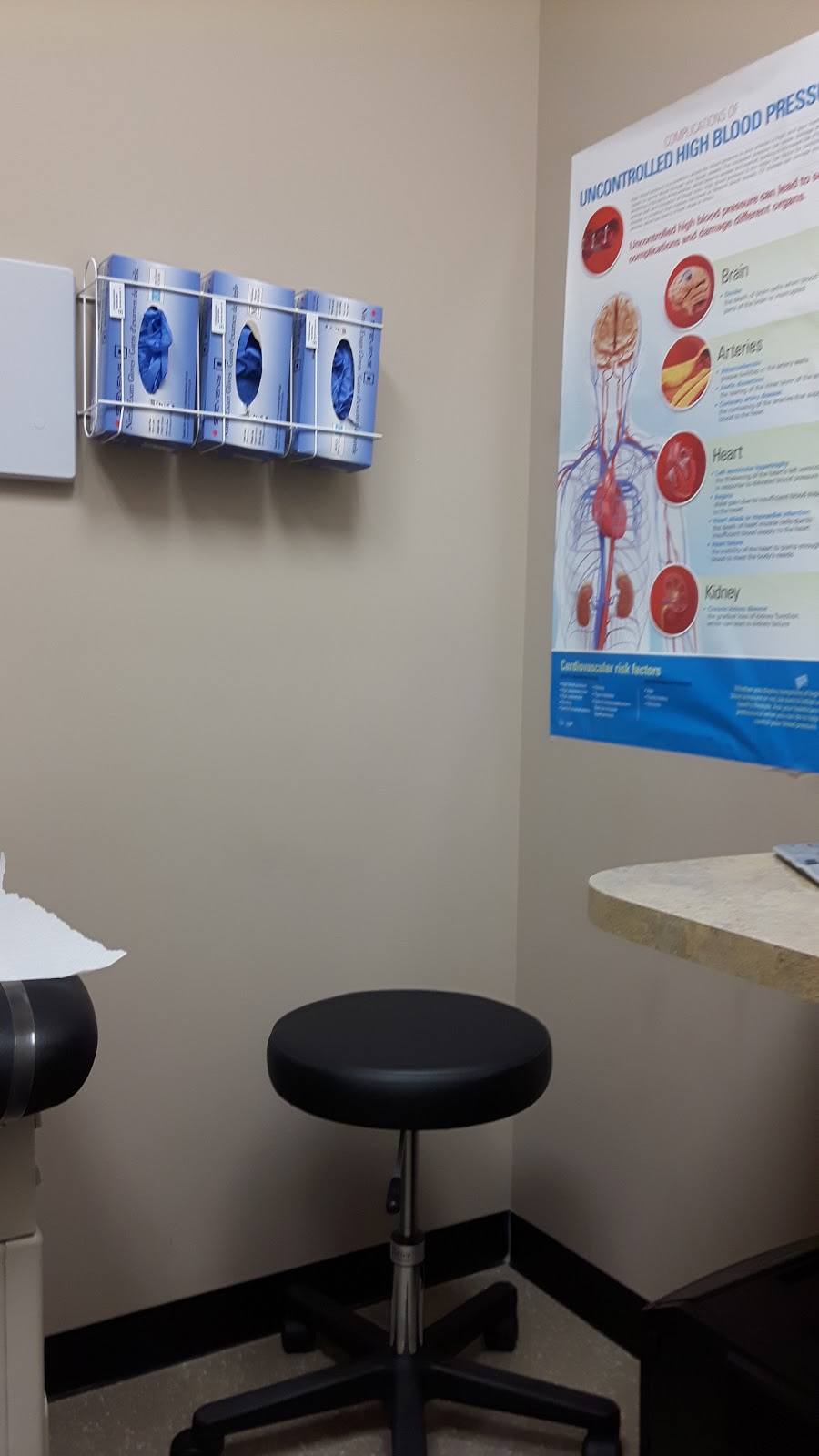 Northmount Medical Centre | 771 Northmount Dr NW, Calgary, AB T2L 0A1, Canada | Phone: (403) 289-1188