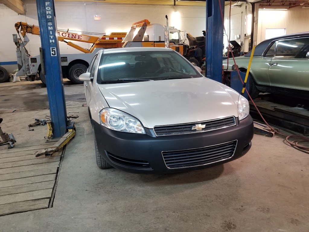 Esso | 73 Rue de lÉglise S, Lacolle, QC J0J 1J0, Canada | Phone: (450) 246-3992