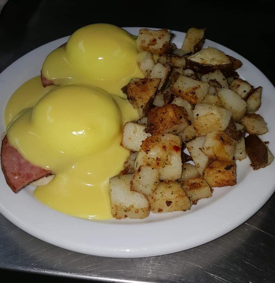 Shays Cafe | Espanola Mall, 800 Centre St, Espanola, ON P5E 1J1, Canada | Phone: (705) 562-7496