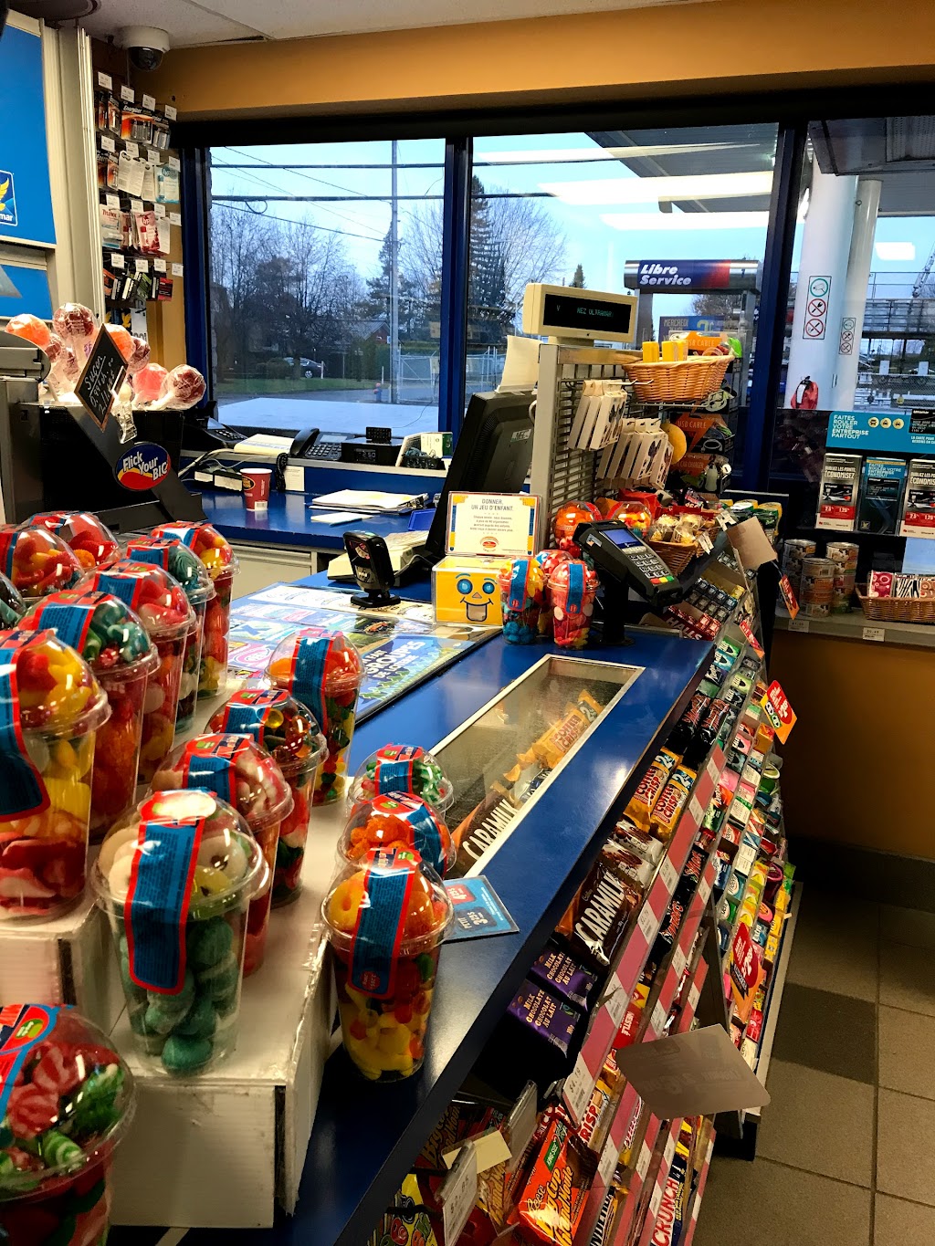 Ultramar - Gas Station | 2015 Bd Sainte-Marie, Salaberry-de-Valleyfield, QC J6T 3B6, Canada | Phone: (450) 371-8972