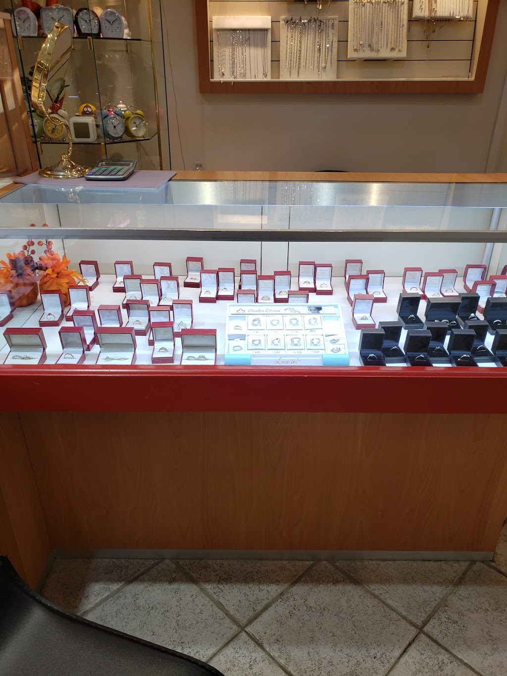 Bijouterie Lora | 3100 Blvd. de la Concorde E, Laval, QC H7E 2B8, Canada | Phone: (450) 664-4881