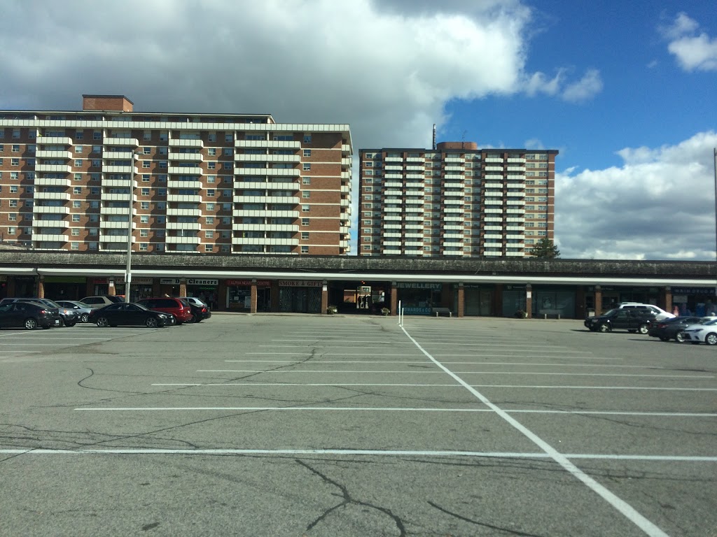 Bayview-Cummer Shopping Centre | 3311 Bayview Ave, North York, ON M2K 1G4, Canada