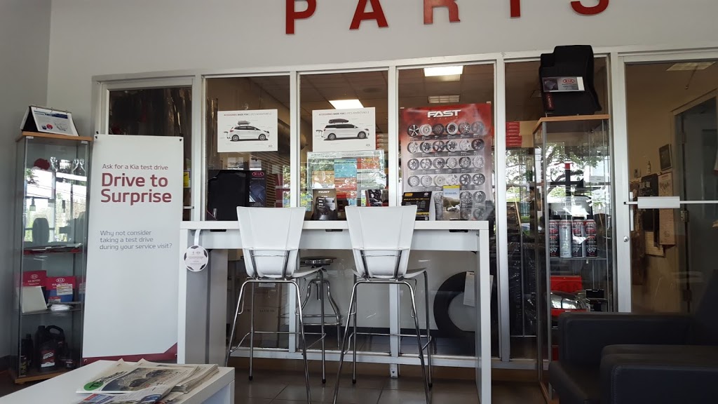 Airport Kia | 3295 Derry Rd E, Mississauga, ON L4T 1A8, Canada | Phone: (905) 677-5678
