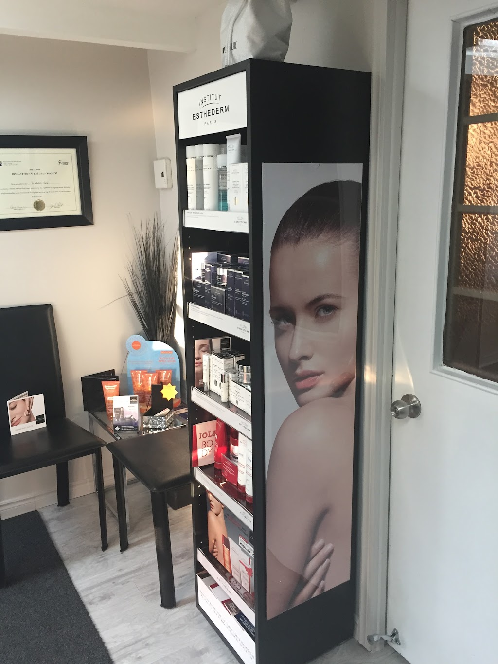 Centre de Beauté Isabelle | 18 Rue Tremblay, Baie-Saint-Paul, QC G3Z 2R7, Canada | Phone: (418) 240-1187