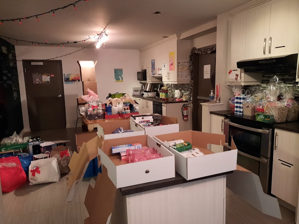 TRÎL (Travail de rue Île de Laval) | 106 Blvd. de la Concorde E, Laval, QC H7G 2B9, Canada | Phone: (450) 662-1031