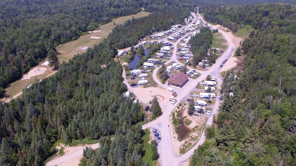 Domaine Vacances Doncaster | 2211 Chemin des Menhirs, Sainte-Lucie-des-Laurentides, QC J0T 2J0, Canada | Phone: (819) 323-2267