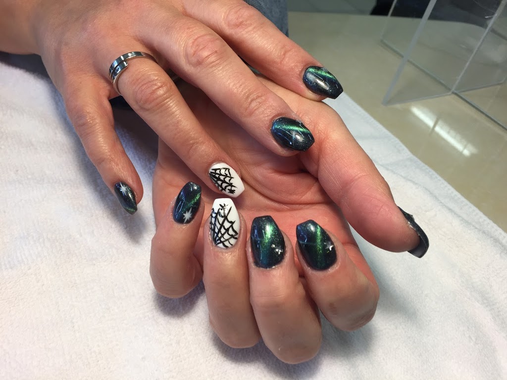 Le Nails | 425 West Street N, Orillia, ON L3V 7R2, Canada | Phone: (705) 323-9651