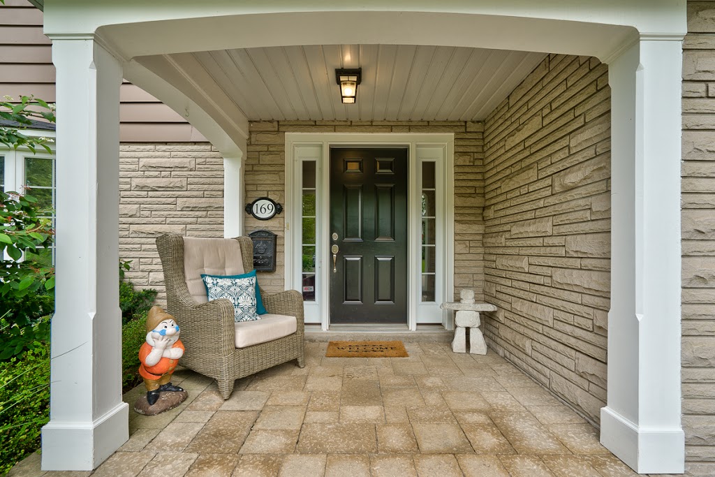 Sharon Caetano Realtor Bradbury Estate Realty | 297 E Side Crescent, Burlington, ON L7R 3G8, Canada | Phone: (905) 870-5833