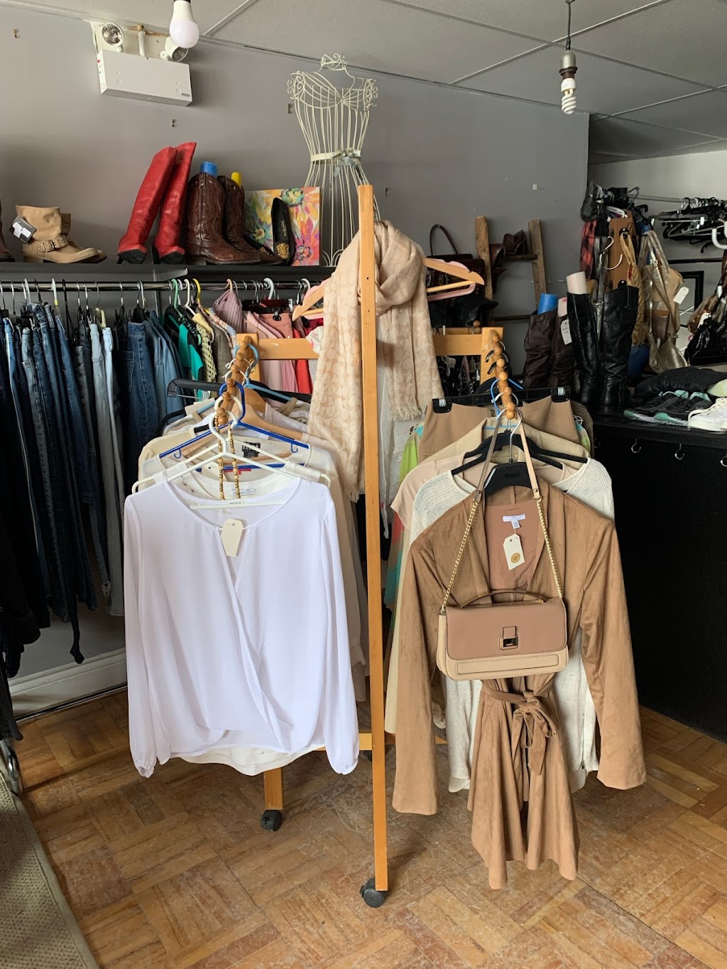 La Belle Friperie de Rigaud | 82 Rue Saint-Jean-Baptiste E, Rigaud, QC J0P 1P0, Canada | Phone: (514) 712-2732