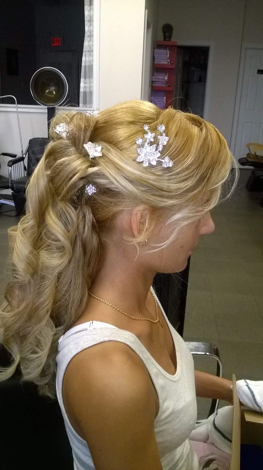 Elegante Hair Stylist 672 Sheppard Ave W North York On M3h 2s5
