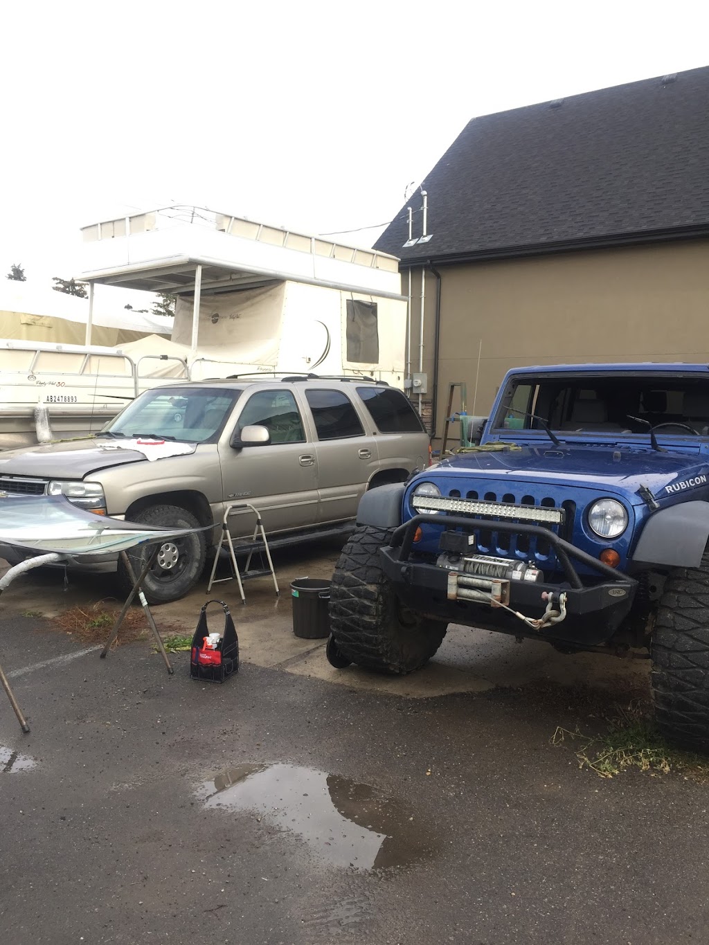Aztec Autoglass LTD | 515 Thorndale Rd NW, Calgary, AB T2K 3C8, Canada | Phone: (587) 896-7636