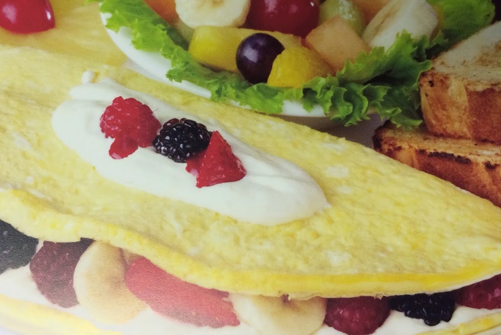 Humptys Family Restaurant - Oak Bluff | 4900 McGillivray Blvd, Oak Bluff, MB R4G 0B7, Canada | Phone: (204) 895-0007