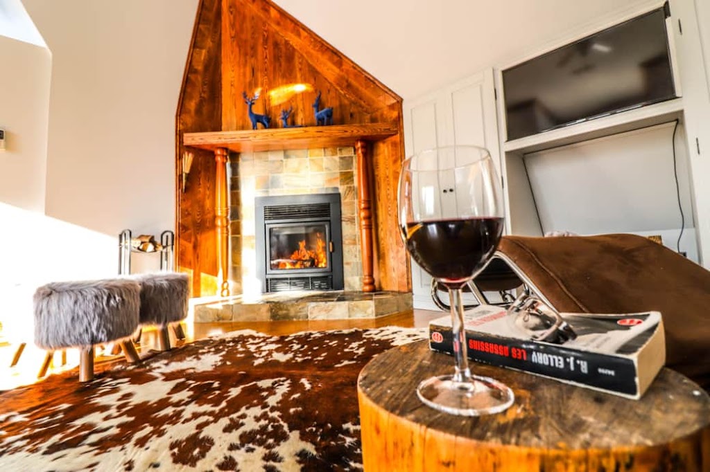 Chalet Chic Tipi & Spa | 1 Chem. des Outardes, Sainte-Anne-des-Lacs, QC J0R 1B0, Canada | Phone: (438) 886-6552