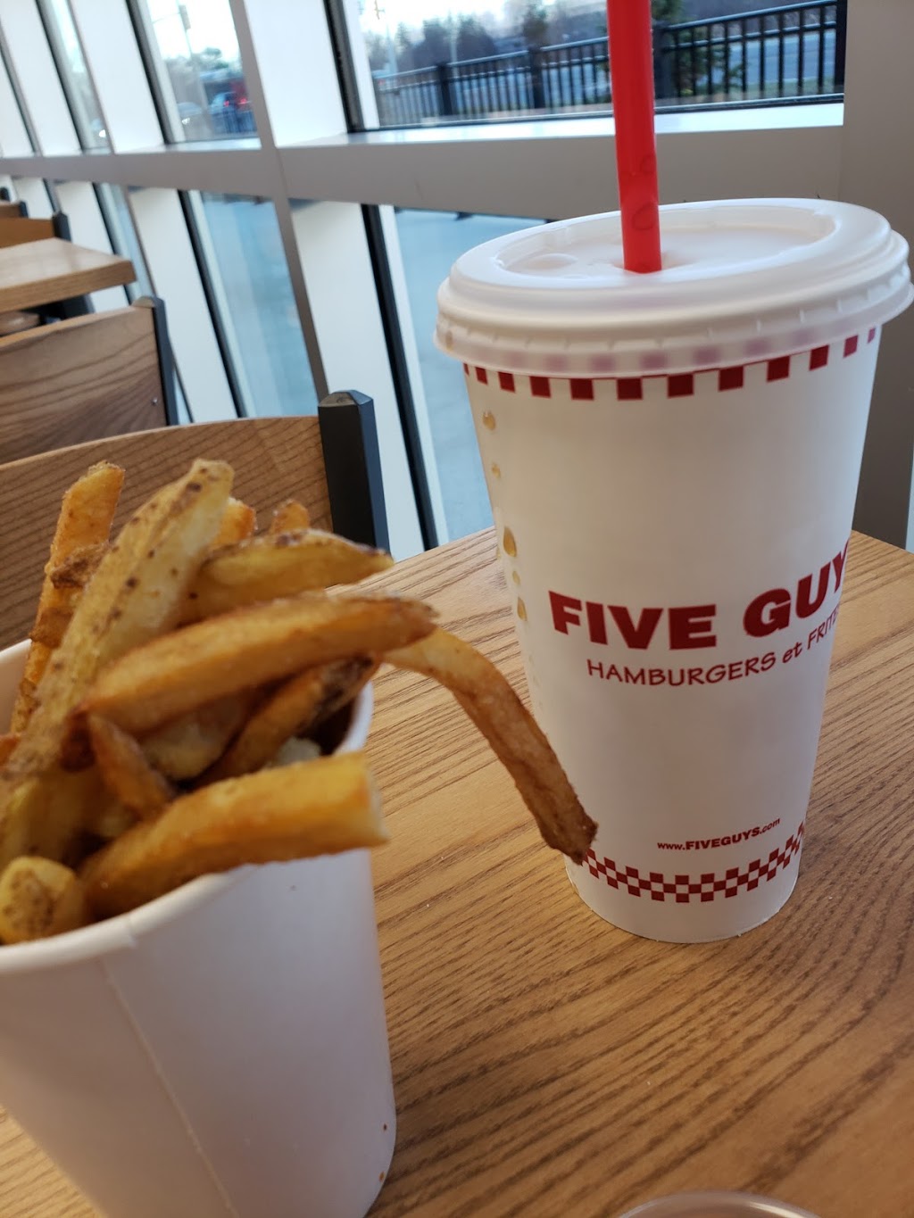 Five Guys | 650 Division Rd Unit 101, Windsor, ON N8X 0A8, Canada | Phone: (519) 972-6262