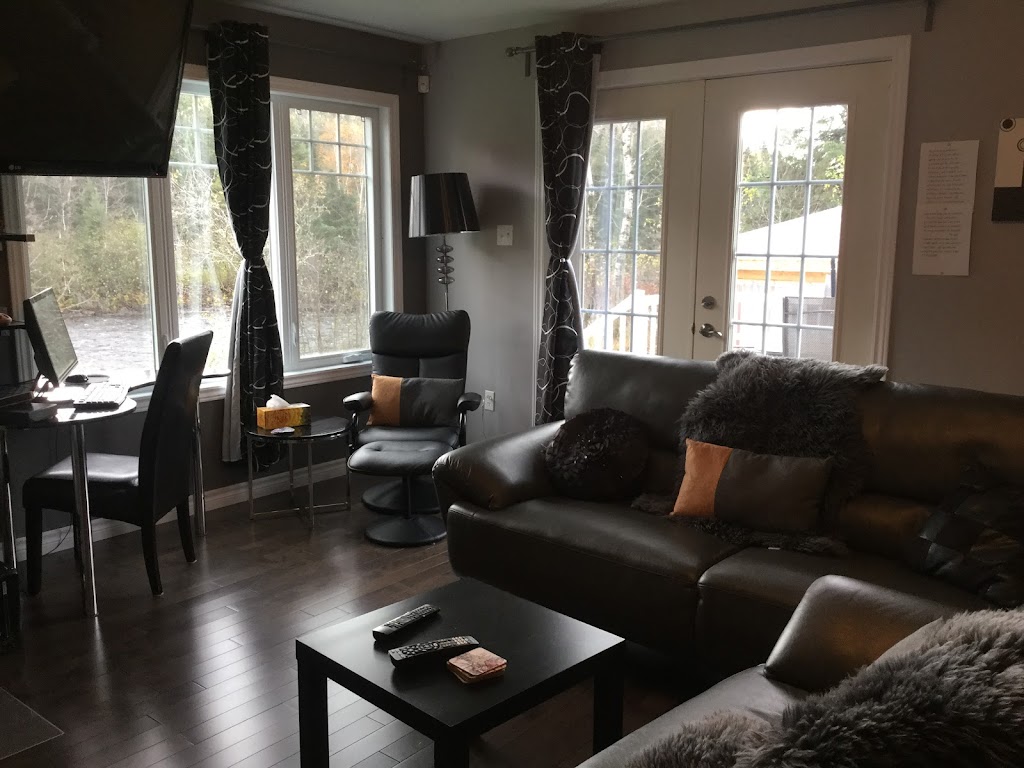 Chalet Chez Ti-Bi # CITQ 272215 | 1634 route 155 nord, La Bostonnais, La Tuque, QC G9X 0A7, Canada | Phone: (819) 376-8151