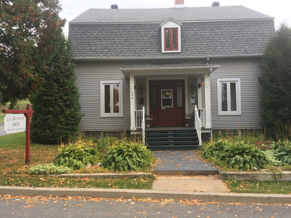 La Rêverie, hébergement | ,Canada, 590 2e Av, Grandes-Piles, QC G0X 1H0, Canada | Phone: (819) 801-2324