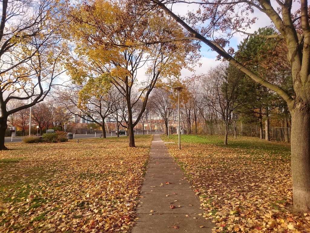 Playter Gardens | 2L1, 4 Cambridge Ave, Toronto, ON M4K 2L1, Canada | Phone: (416) 338-4386