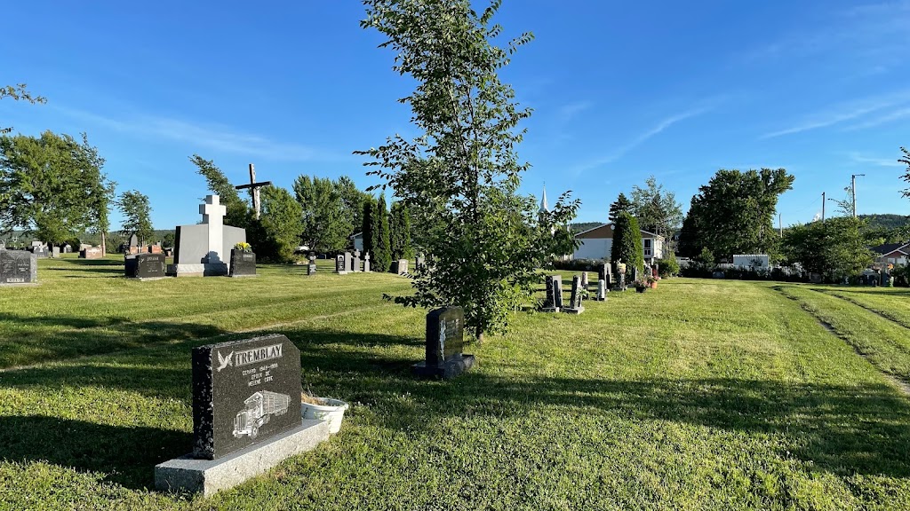 Cimetière Saint-Louis | 70 Rue du Bureau de Poste, Chambord, QC G0W 1G0, Canada | Phone: (418) 342-6414