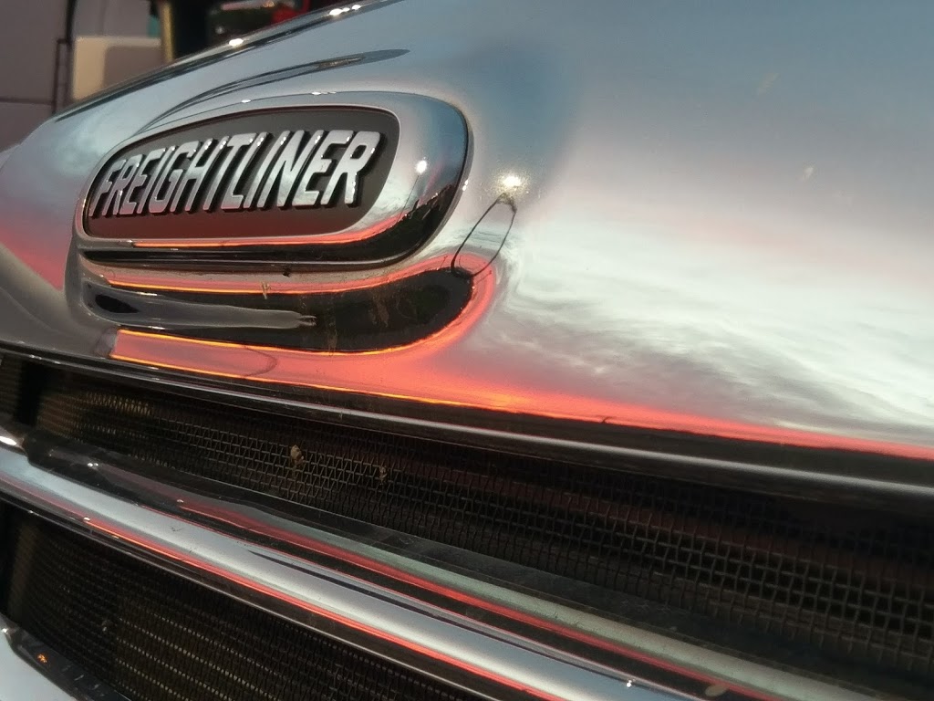 Camions Freightliner Et Sterling Drummondville Inc | 5770 Place Kubota, Drummondville, QC J2B 6V4, Canada | Phone: (819) 474-2264