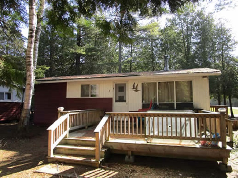 Adopt A Cottage | 1198 2nd Ave S, Sauble Beach, ON N0H 2G0, Canada | Phone: (519) 422-1537