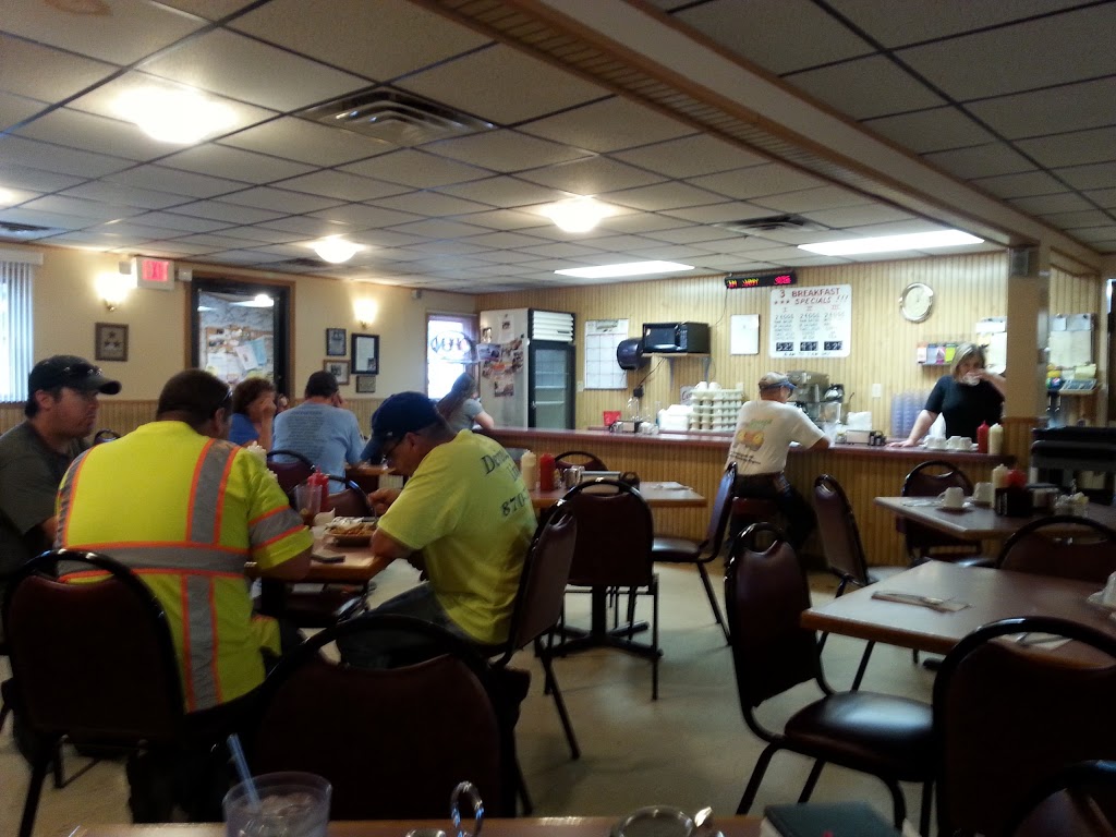 Three Star Family Restaurant | 10770 Main St, North Collins, NY 14111, USA | Phone: (716) 337-3872