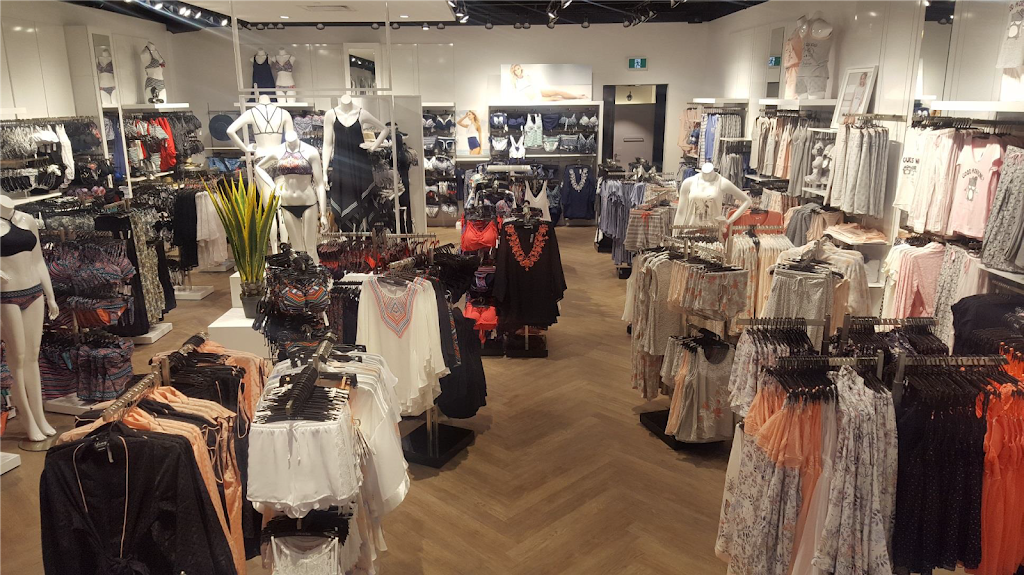 La Vie en Rose | 2960 Kingsway Dr, Kitchener, ON N2C 1X1, Canada | Phone: (519) 893-4014