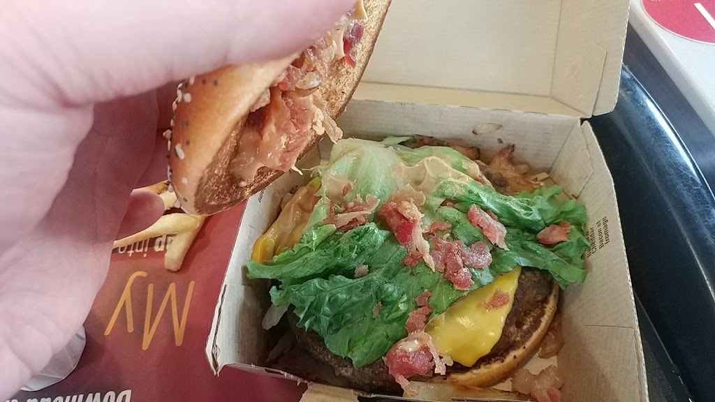 McDonalds | 25 Carrier Dr, Etobicoke, ON M9W 6S1, Canada | Phone: (416) 674-1207