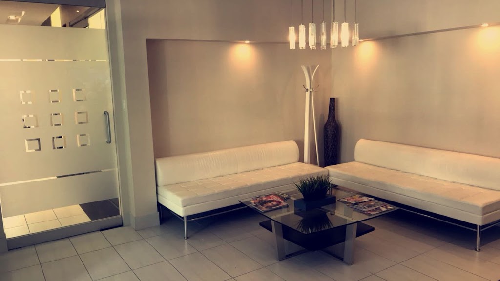 Disera Dental Clinic | 30 Disera Dr Unit# 210, Thornhill, ON L4J 0A7, Canada | Phone: (866) 520-3561