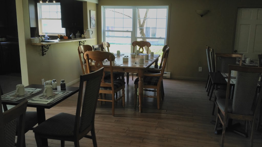 Coco Félix Restaurant | 5161 Rue Principale, Saint-Félix-de-Valois, QC J0K 2M0, Canada | Phone: (450) 889-7171