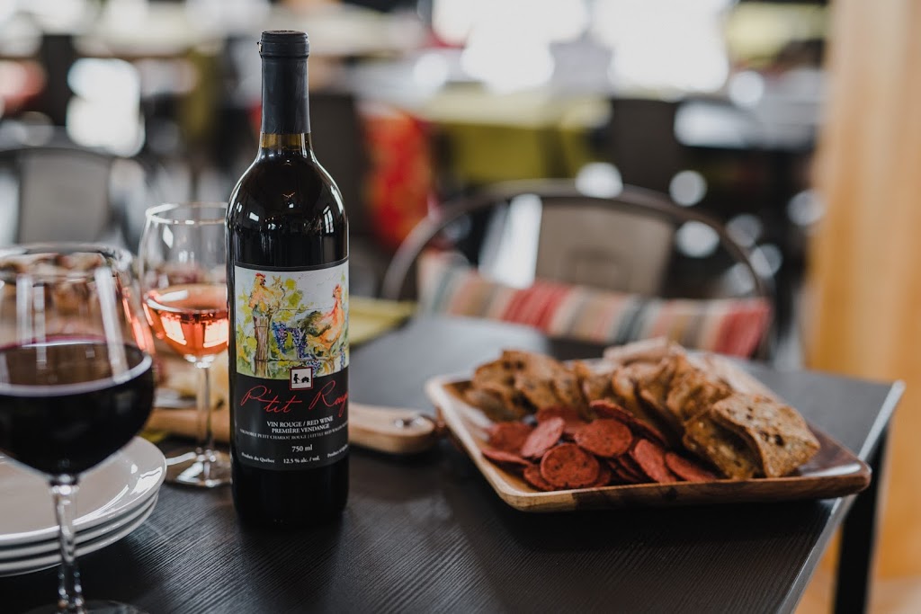Little Red Wagon Winery / Vignoble Petit Chariot Rouge | 165 Chemin de Calumet O, Shawville, QC J0X 2Y0, Canada | Phone: (819) 744-0842