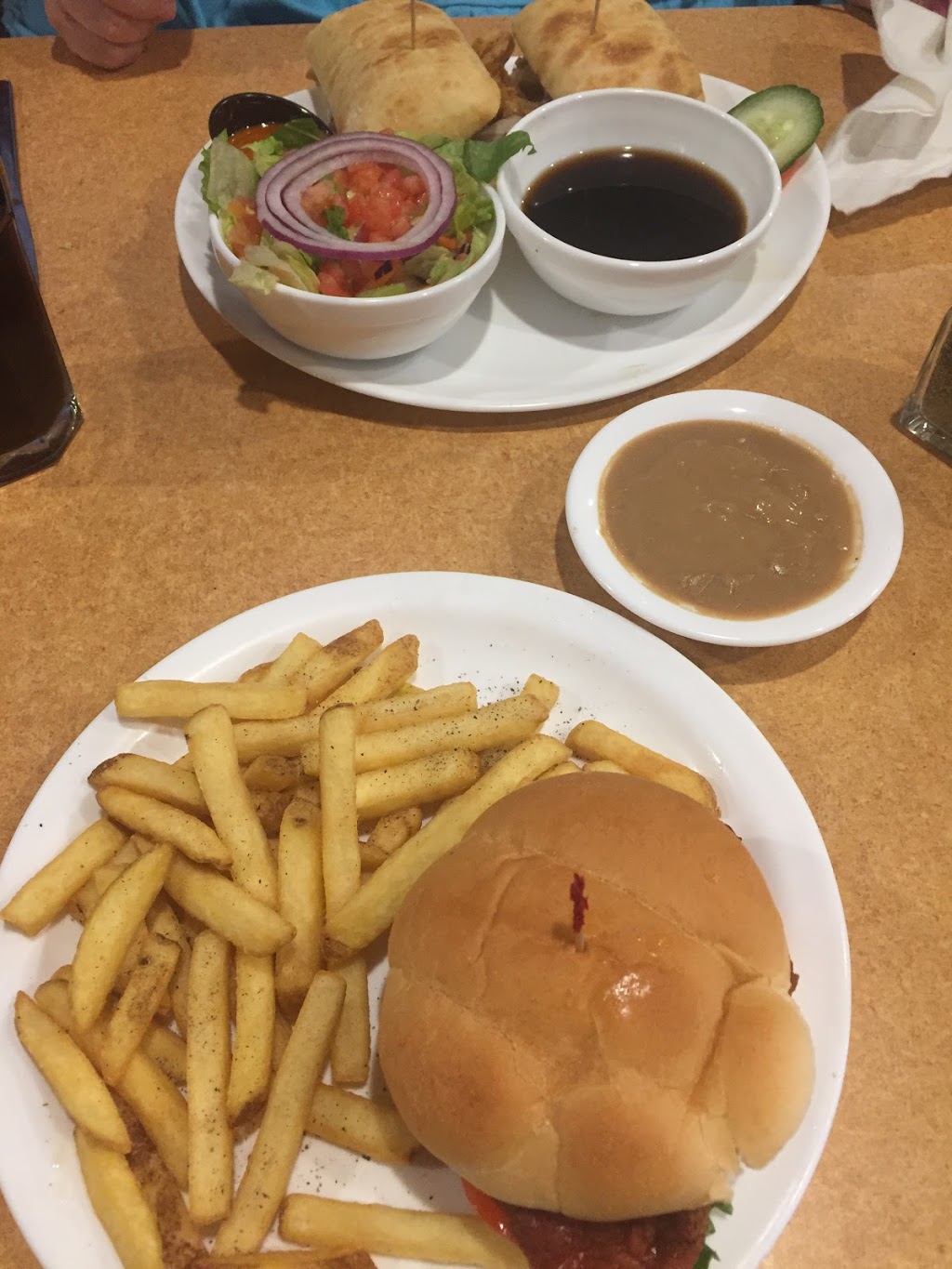 Humptys Restaurants | 503 AB-1, Strathmore, AB T1P 1C1, Canada | Phone: (403) 901-1155