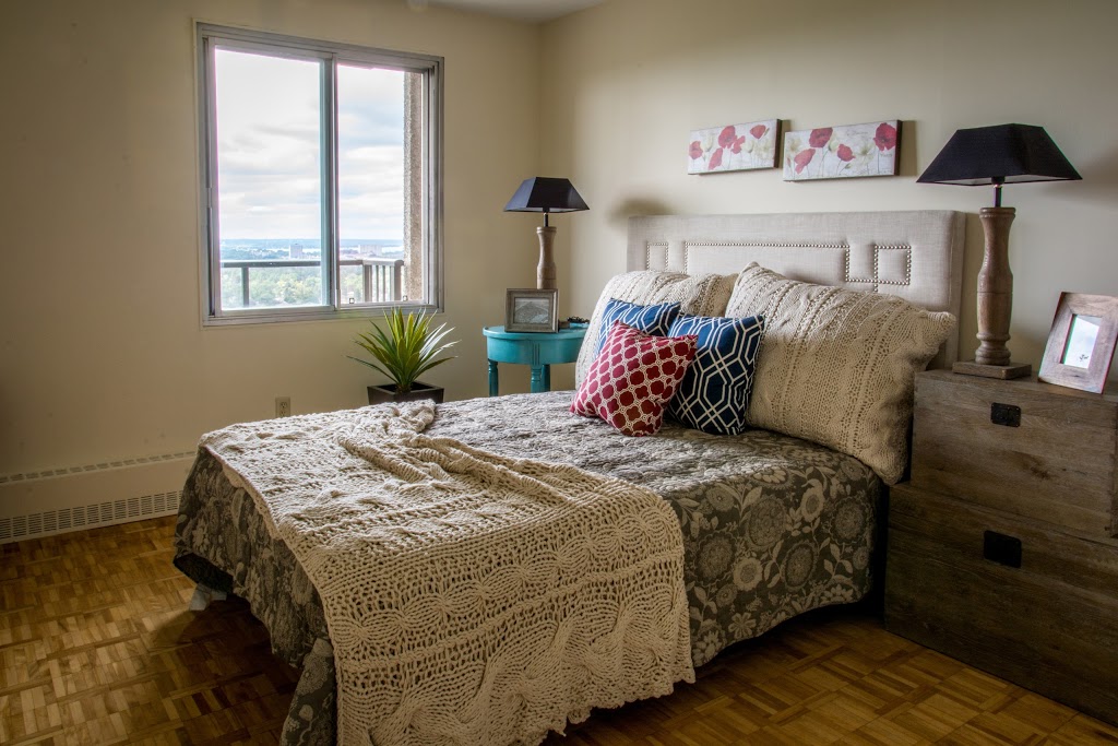 Castle Hill | 1000 Castle Hill Crescent, Ottawa, ON K2C 3L7, Canada | Phone: (613) 691-6524