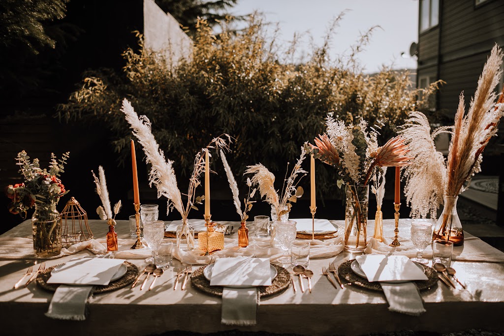 Spoon & Spade | 2313 Marlene Dr, Victoria, BC V9B 2E3, Canada | Phone: (250) 589-0705