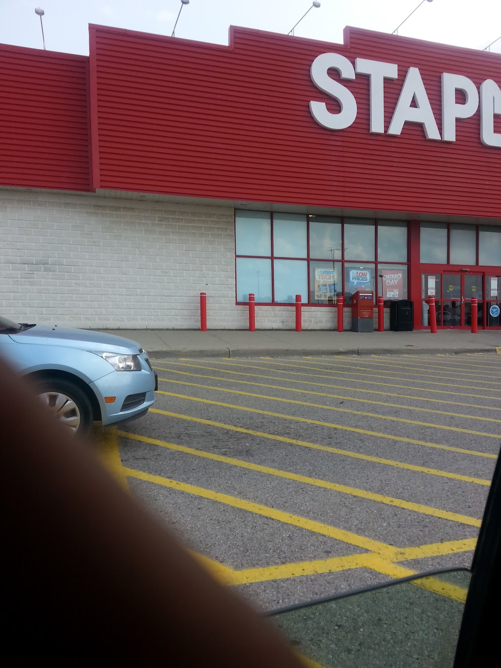 Staples Woodstock | 497 Norwich Ave, Woodstock, ON N4S 9A2, Canada | Phone: (519) 421-3202