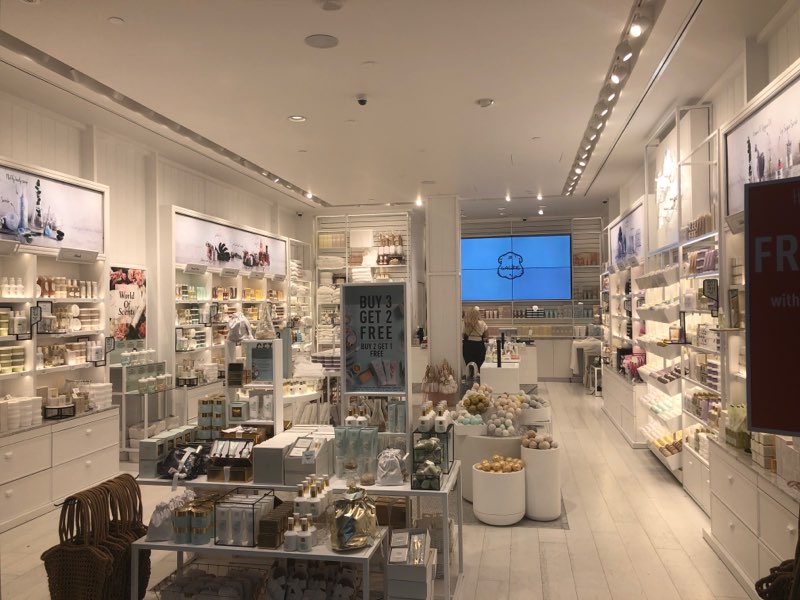 Laline | 25 The West Mall, Etobicoke, ON M9C 1B8, Canada | Phone: (416) 621-0532
