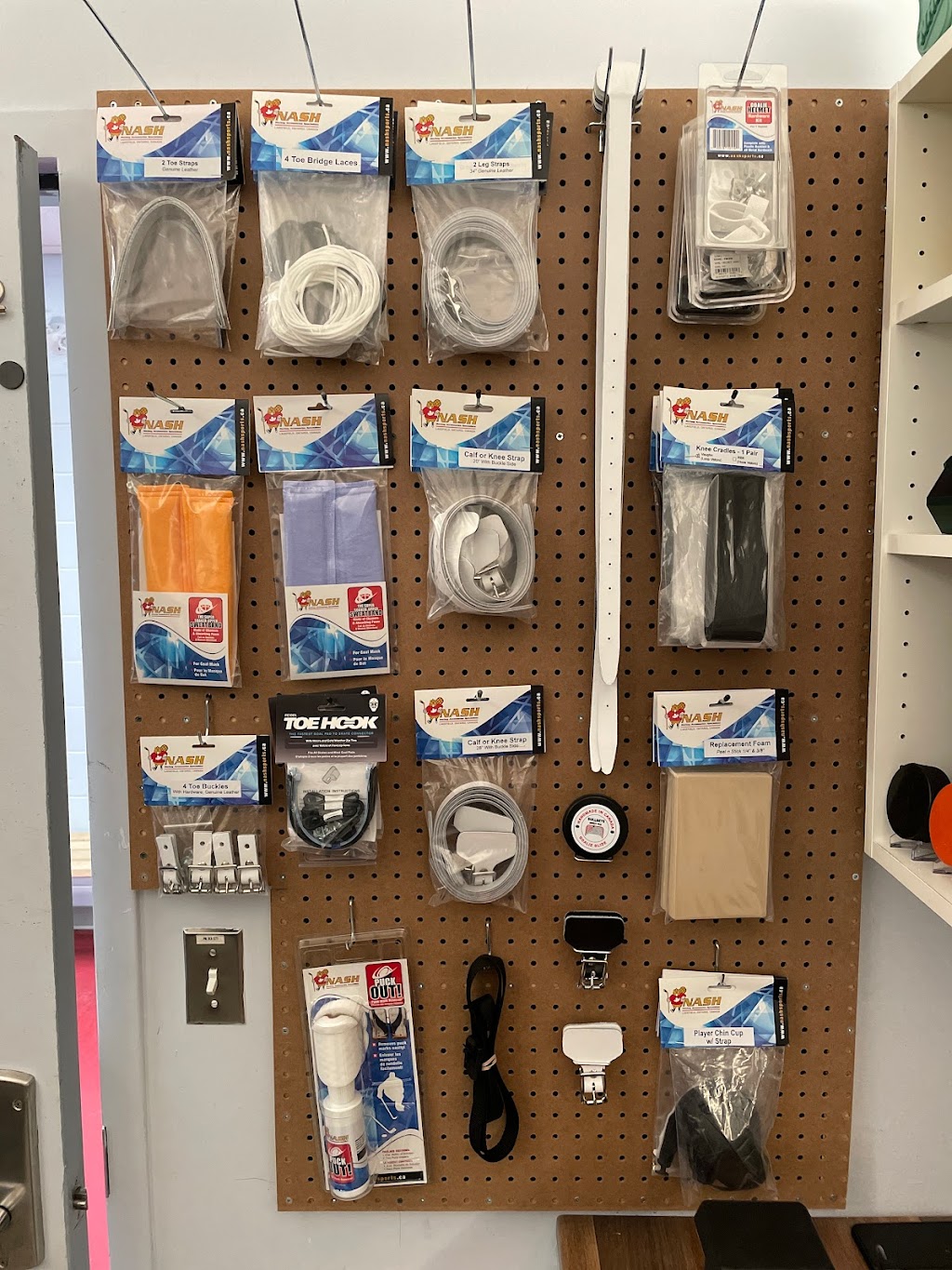 The Village Pro Shop - Manotick | 5572 Dr Leach Dr, Manotick, ON K4M 1C8, Canada | Phone: (613) 263-2858