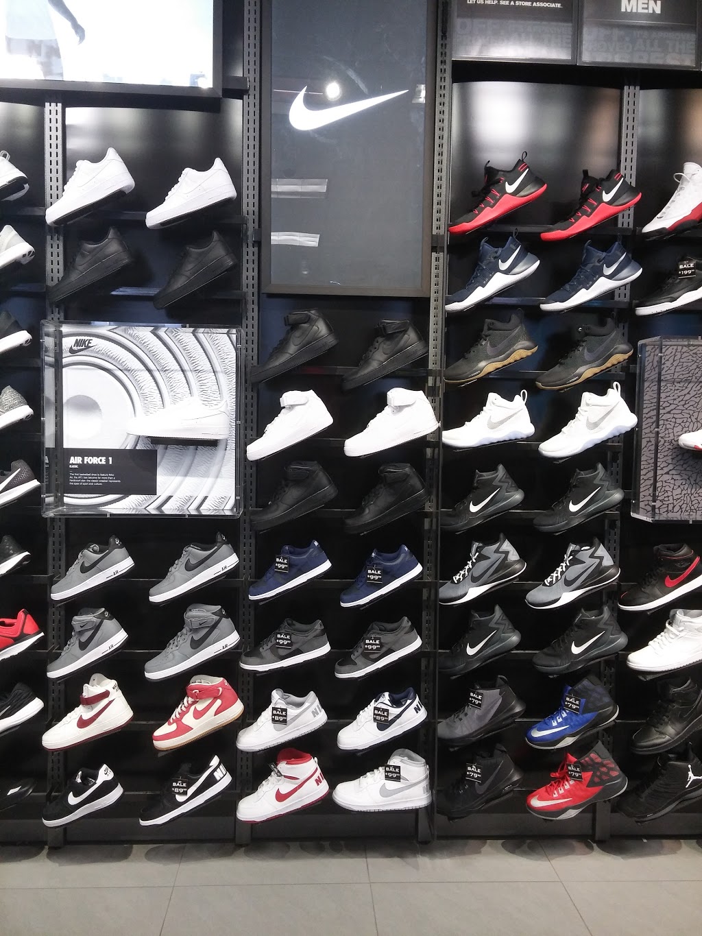 Foot Locker | 1 Promenade Cir, Thornhill, ON L4J 4P8, Canada | Phone: (905) 886-1360