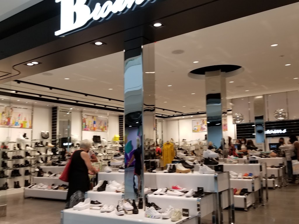 Browns | 5401 Bd des Galeries, Québec, QC G2K 1N4, Canada | Phone: (418) 781-0964